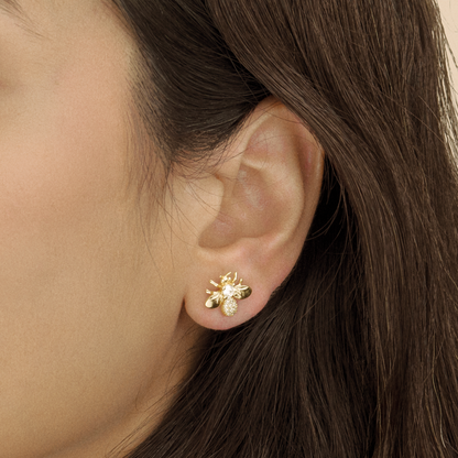 Moscas: Golden Fly Stud Earrings
